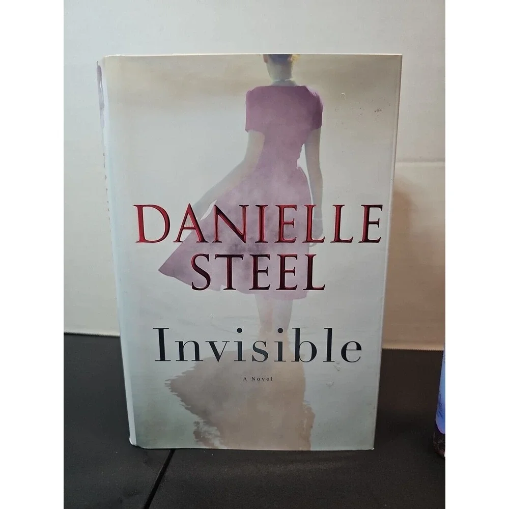 Danielle Steel Hardcover Lot Of 2 Invisible and Lost and Found